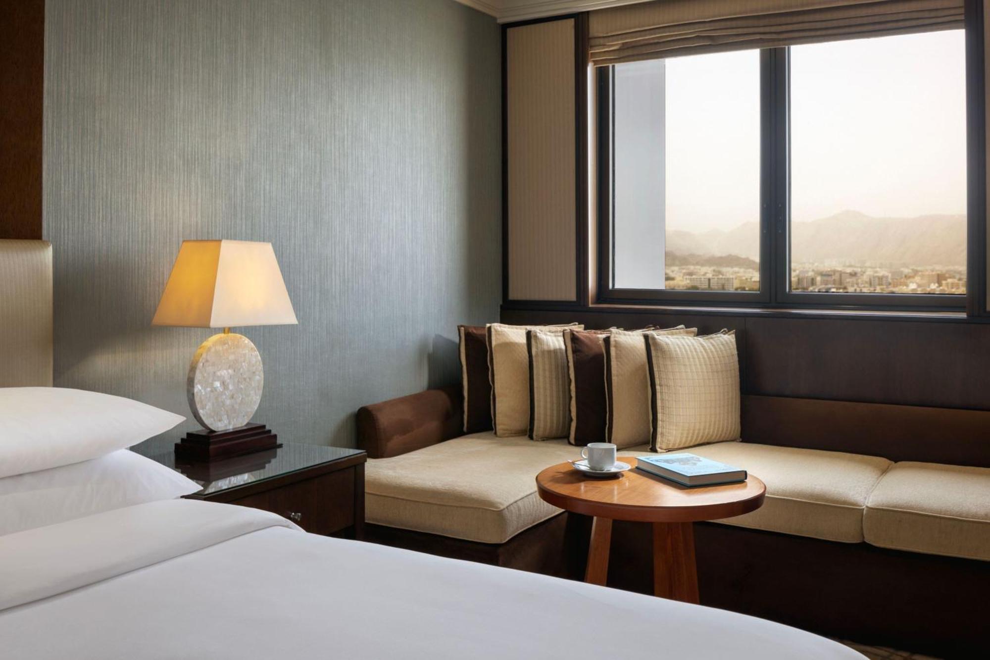 Sheraton Oman Hotel Muskat Bagian luar foto