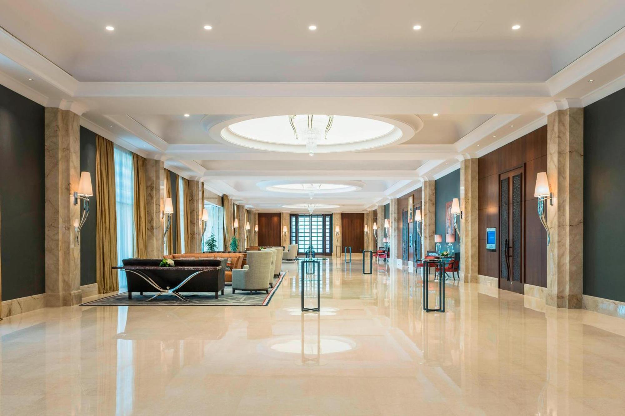 Sheraton Oman Hotel Muskat Bagian luar foto Lobby